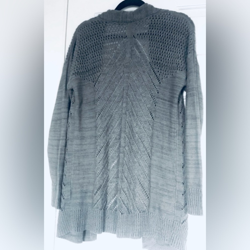 Leo & Nicole gray, long, knit cardigan size M - Picture 2 of 8